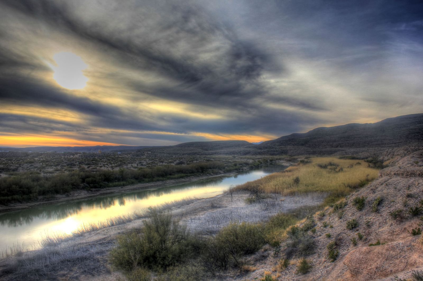 Rio Grande in Big Bend National Park, Texas — illustrative border landscape; not a worksite named in the rule — Photo: Yinan Chen, public domain