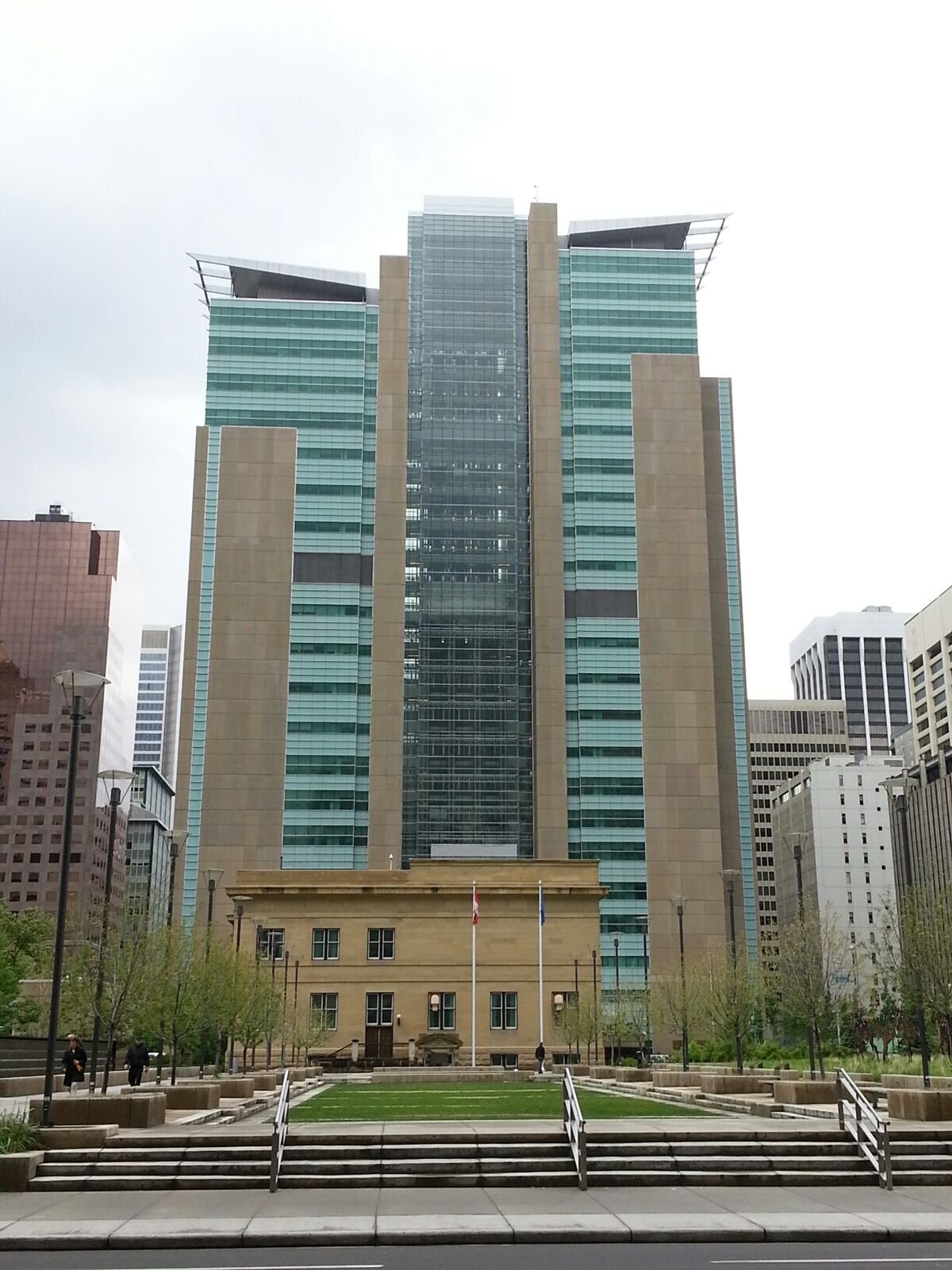 Calgary Courts Centre, home of the Court of Appeal of Alberta’s Calgary registry — Photo: Ultimateshot, CC BY-SA 3.0